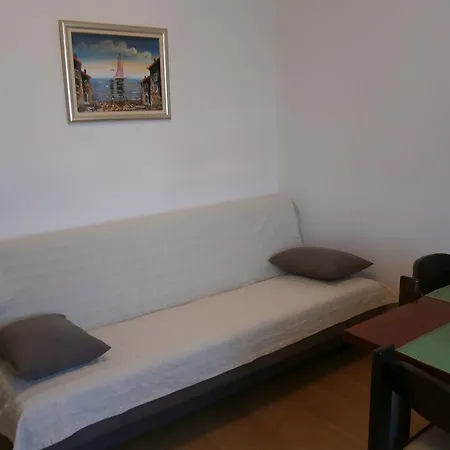 Apartment Maslina *